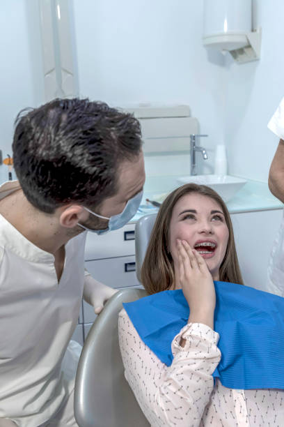 Best Cracked Tooth Emergency Dentist  in Collinsville, CT